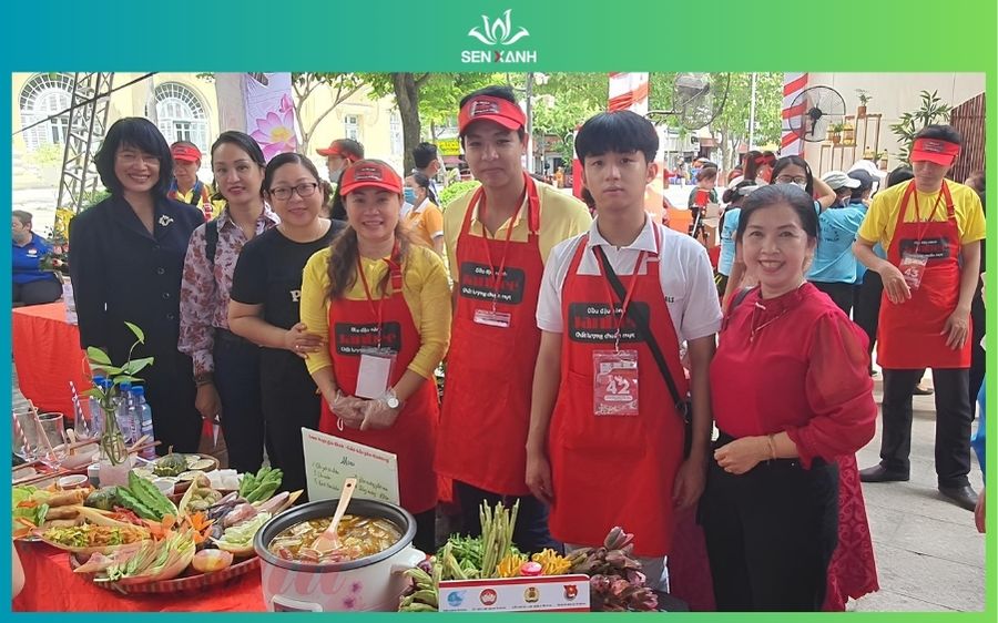 Tổ Chức Ngày Hội Gia Đình: Gợi Ý 5 Hoạt Động Thú Vị Tổ chức thi nấu ăn cũng là một ý tưởng không tồi