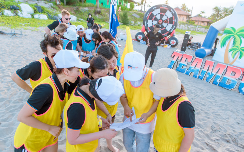 Tr&ograve; chơi tập l&agrave;m văn l&agrave; tr&ograve; chơi tr&iacute; tuệ Team Building&nbsp;