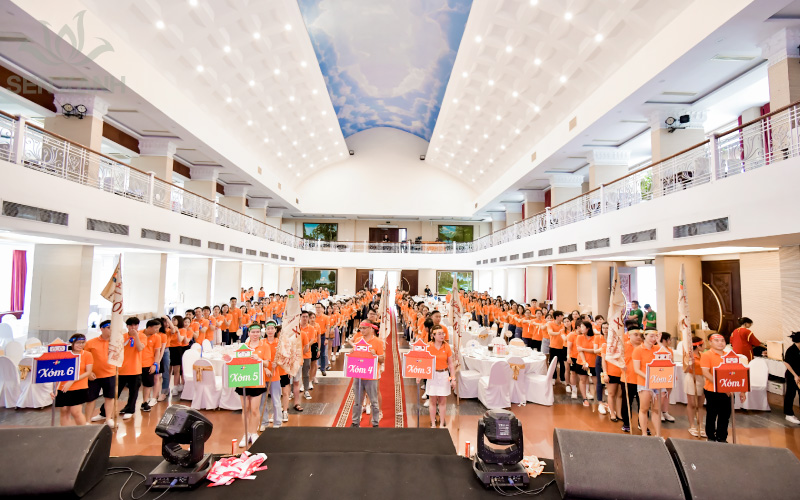 10 Trò Chơi Team Building Trong Nhà Cực Vui, Ai Cũng Chơi Được! Trò chơi “Hàng ai dài hơn”