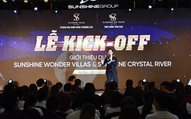 Kick Off khởi động bằng một tiết mục ca nhạc