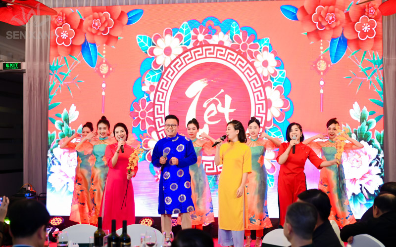 Tổ Chức Sự Kiện - Year End Party - Merry Christmas & Happy New Year 2024 - Công ty ASOC Tiết mục văn nghệ của đội ngũ nhân viên tạo nên bầu không khí sôi động