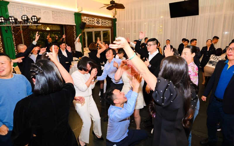 Tổ Chức Sự Kiện - Year End Party - Merry Christmas & Happy New Year 2024 - Công ty ASOC Làm hết mình, quẩy nhiệt tình