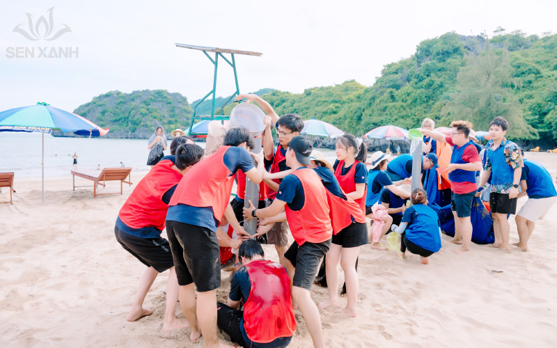 Nhiều tr&ograve; chơi vận động, đ&ograve;i hỏi sự nhanh nhẹn v&agrave; khả năng giải quyết vấn đề đ&atilde; tạo n&ecirc;n kh&ocirc;ng kh&iacute; vui vẻ