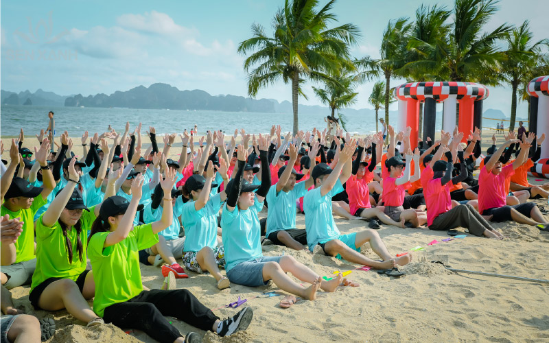 Tr&ograve; chơi vận động tập thể để t&igrave;m ra đội hiểu &yacute; nhau nhất