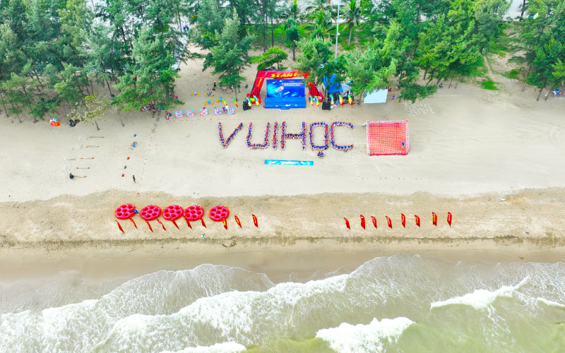 Tổ chức Team Building tại b&atilde;i biển bao gồm nhiều hạng mục kh&aacute;c nhau