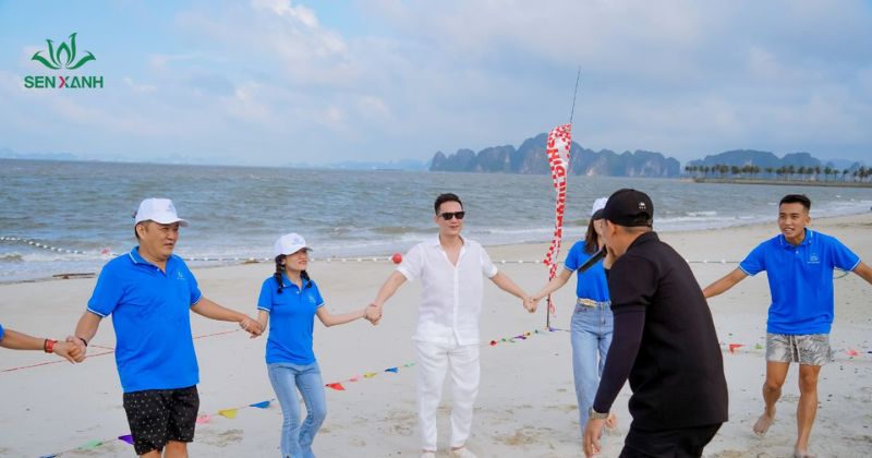 MC mang đến kh&ocirc;ng kh&iacute; vui vẻ, s&ocirc;i động