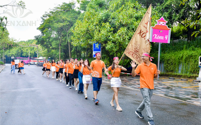 Tr&ograve; chơi &ldquo;Bước ch&acirc;n đo&agrave;n kết&rdquo; hấp dẫn