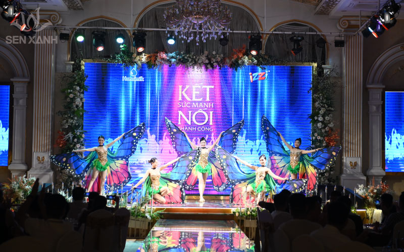 C&aacute;c tiết mục văn nghệ cho đ&ecirc;m tiệc mang kh&ocirc;ng kh&iacute; s&ocirc;i động đầy ấn tượng