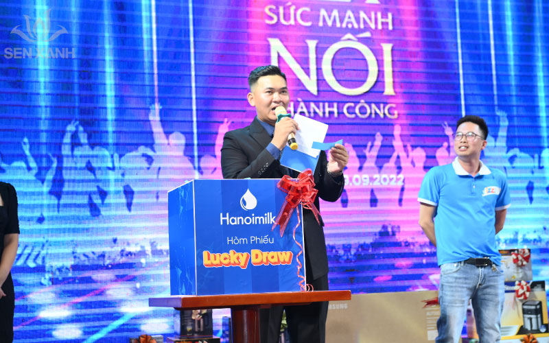 Phần &ldquo;bốc thăm tr&uacute;ng thưởng&rdquo; v&agrave; tri &acirc;n c&aacute; nh&acirc;n xuất sắc được nhiều th&agrave;nh vi&ecirc;n mong đợi