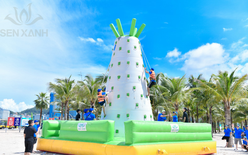 C&aacute;c hoạt động thể chất được Sen Xanh ch&uacute; trọng về tổ chức dụng cụ v&agrave; hỗ trợ t&iacute;nh an to&agrave;n