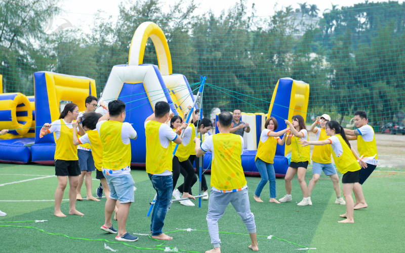 C&aacute;c tr&ograve; chơi đều mang t&iacute;nh gắn kết đồng đội, tạo tiếng cười v&agrave; sự hứng khởi cho c&aacute;c th&agrave;nh vi&ecirc;n
