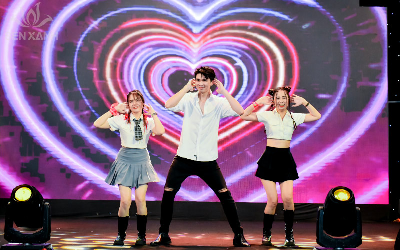 C&aacute;c tiết mục văn nghệ s&ocirc;i động