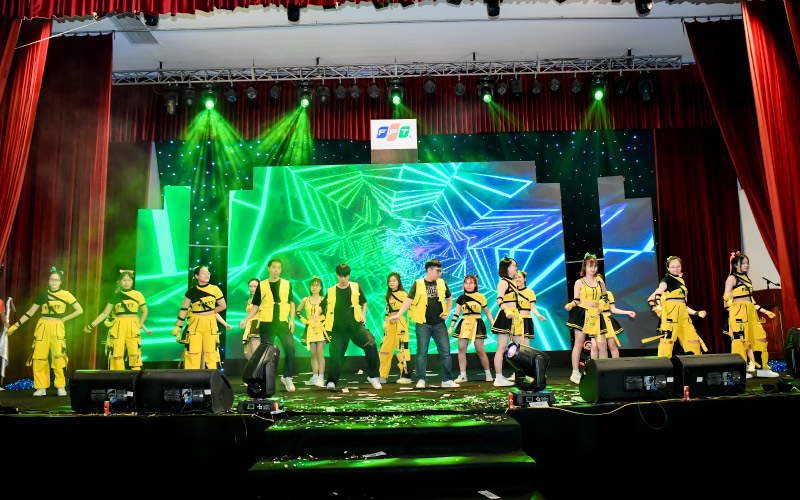 C&aacute;c tiết mục văn nghệ s&ocirc;i động