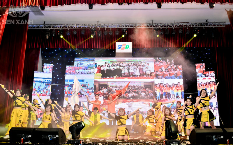 C&aacute;c tiết mục văn nghệ s&ocirc;i động