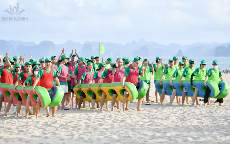 C&aacute;c th&agrave;nh vi&ecirc;n Green Group hết m&igrave;nh trong những tr&ograve; chơi đầy th&uacute; vị do Sen Xanh thiết kế v&agrave; tổ chức
