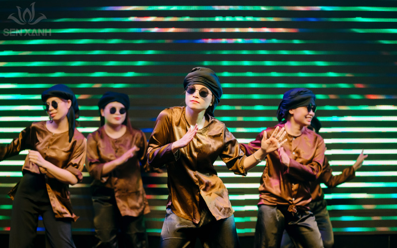 Chương tr&igrave;nh Gala với kh&ocirc;ng gian đầy vui tươi v&agrave; giải tr&iacute;