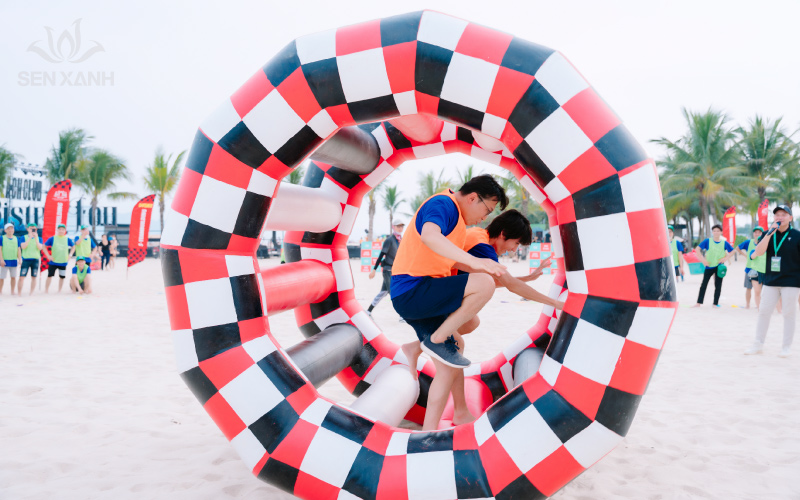 C&aacute;c tr&ograve; chơi đều mang tinh thần của m&ugrave;a h&egrave; đầy s&ocirc;i động