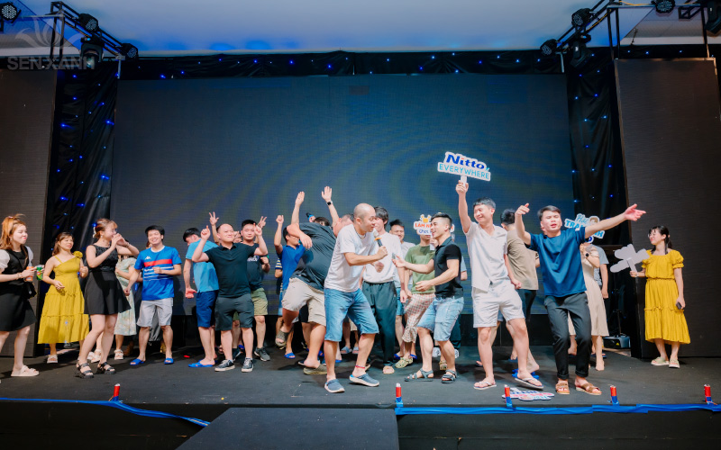 Chương tr&igrave;nh Gala với kh&ocirc;ng gian đầy vui tươi v&agrave; giải tr&iacute;