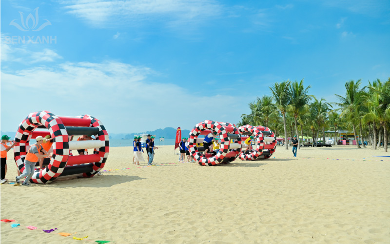 Chương tr&igrave;nh Team Building được tổ chức b&agrave;i bản, chuy&ecirc;n nghiệp với dụng cụ tr&ograve; chơi chuy&ecirc;n dụng