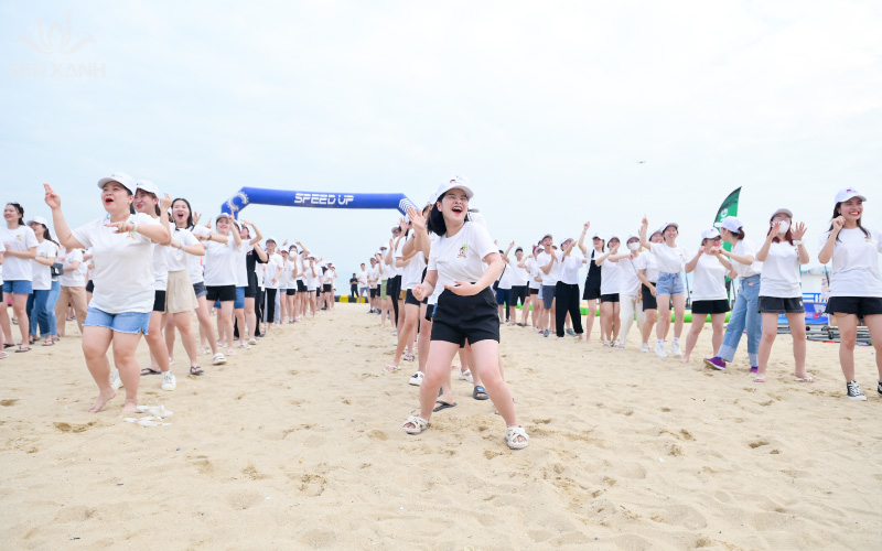 Chương tr&igrave;nh Team Building được Sen Xanh thiết kế tr&ograve; chơi mang t&iacute;nh kết nối đồng đội