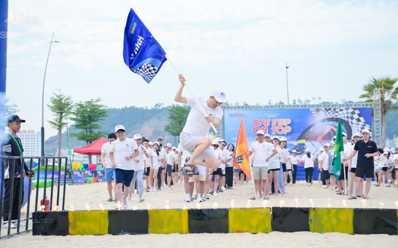 Dụng cụ tr&ograve; chơi Team Building được đội ngũ Sen Xanh chuẩn bị đầy đủ v&agrave; s&aacute;ng tạo