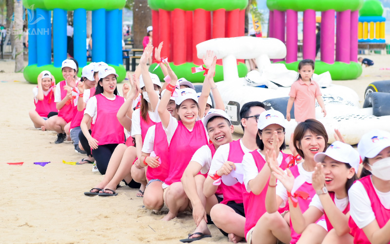 C&aacute;c th&agrave;nh vi&ecirc;n đều h&agrave;o hứng tham gia c&aacute;c chương tr&igrave;nh m&agrave; Sen Xanh thiết kế