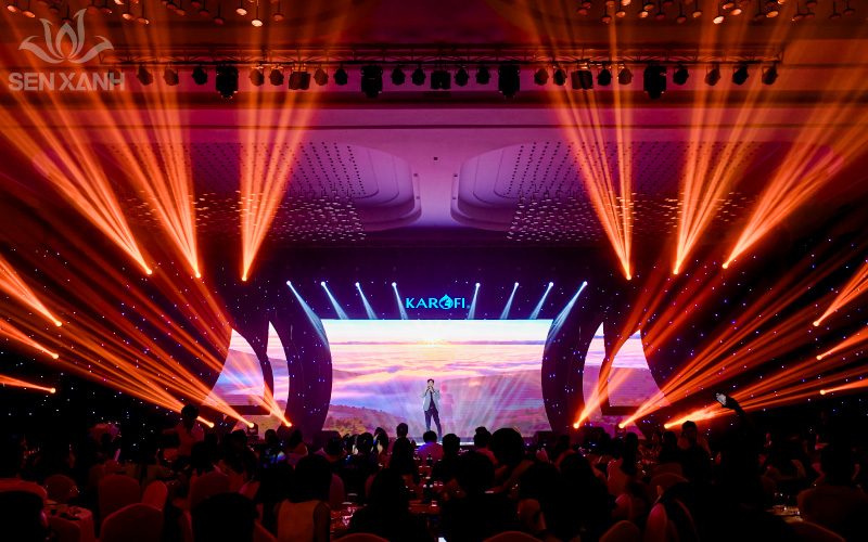 Tổ Chức Gala Kỷ Niệm - Karofi Hạ Long - Hướng Tới Khách Hàng - Vững Vàng Bứt Phá Mọi người khai tiệc trong bầu không khí ấm cúng, hân hoan