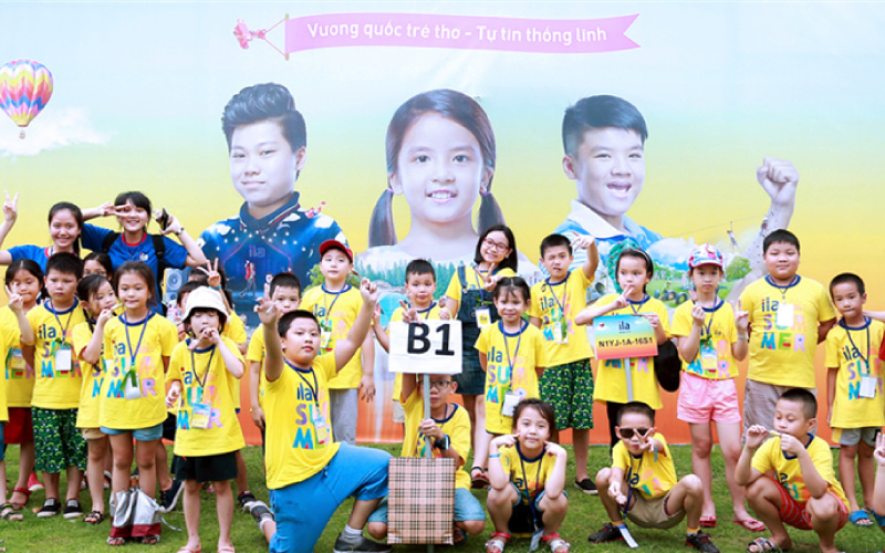 Mẫu Kịch Bản Team Building Cho Học Sinh Thu Hút Nhất Các bạn học sinh cùng nhau tham gia thử thách một cách hăng say