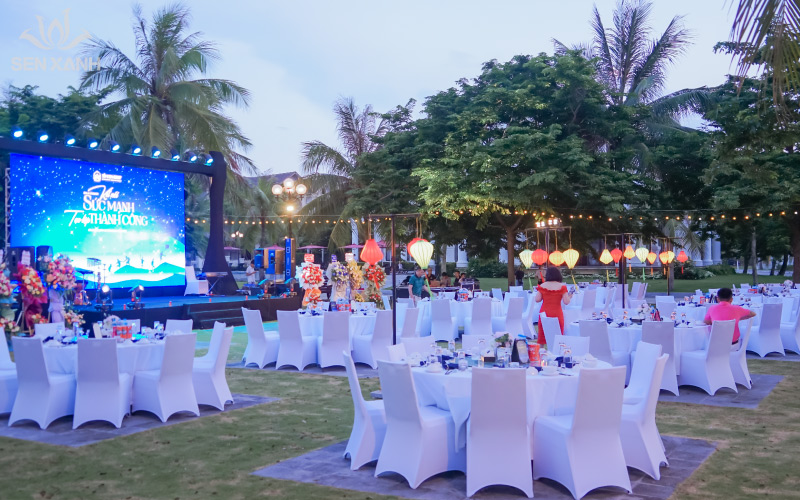 Đ&ecirc;m Gala kỷ niệm T&acirc;m Sen Group được Sen Xanh tổ chức ngo&agrave;i trời đầy &yacute; nghĩa