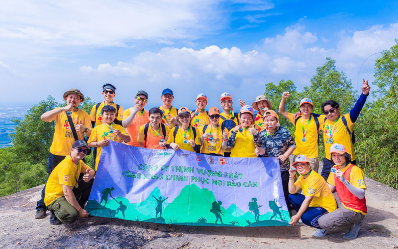 Tổ chức Team Building Trekking