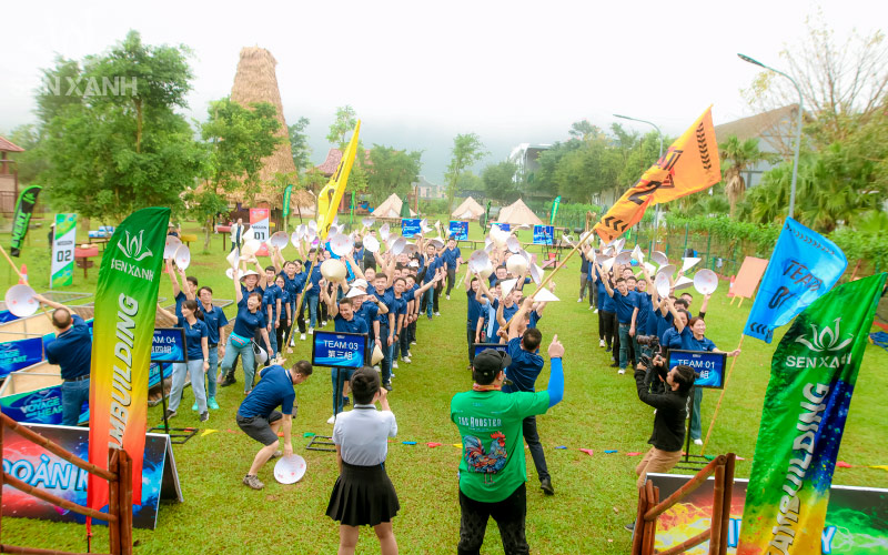 Phần thi trao n&oacute;n y&ecirc;u cầu sự kh&eacute;o l&eacute;o của c&aacute;c th&agrave;nh vi&ecirc;n trong đội