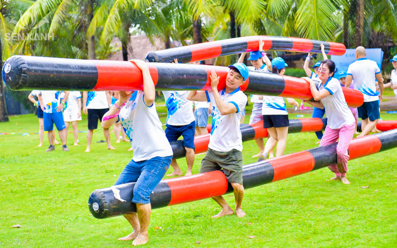 V&aacute;c gỗ (b&oacute;ng hơi) về nh&agrave; gắn kết tinh thần l&agrave;m việc nh&oacute;m