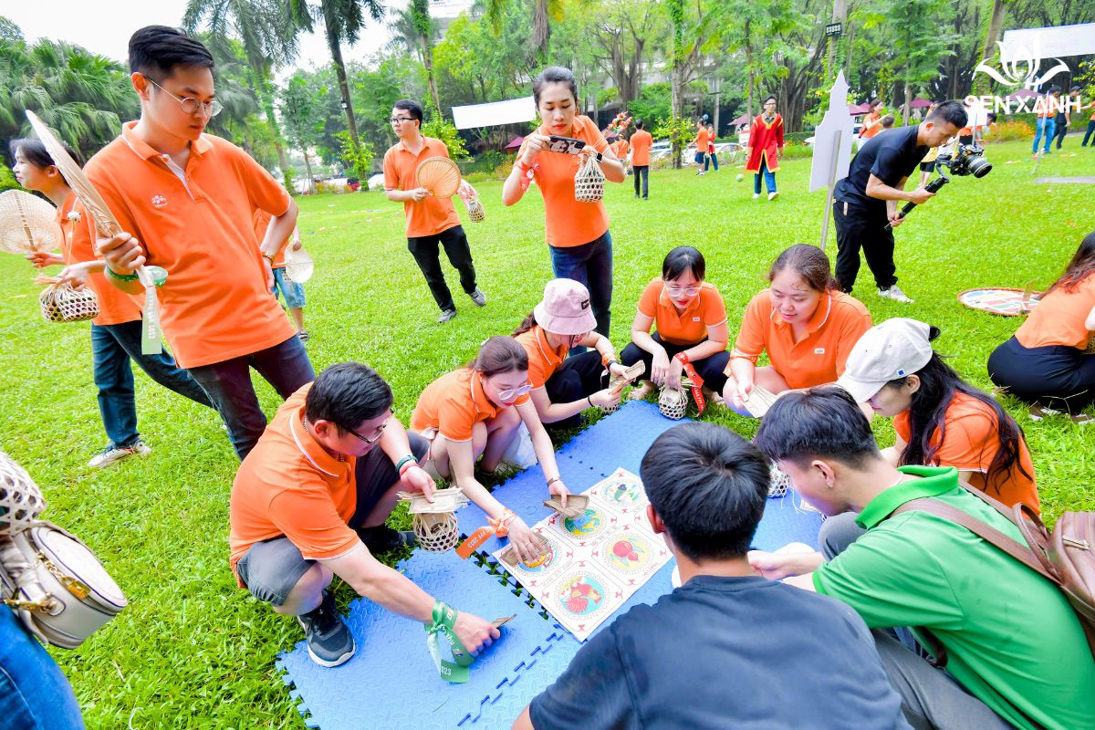 Tổ chức team building nh&oacute;m &iacute;t người