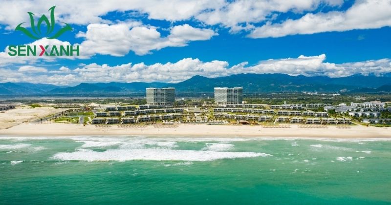 B&atilde;i D&agrave;i nằm c&aacute;ch trung t&acirc;m th&agrave;nh phố Nha Trang khoảng 25km,