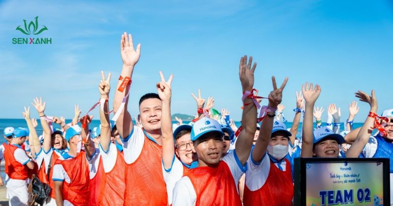 Top 20 trò chơi hoạt náo độc đáo cho sự kiện teambuilding Trò chơi “Đập bóng bằng mông” là một thử thách vui nhộn.
