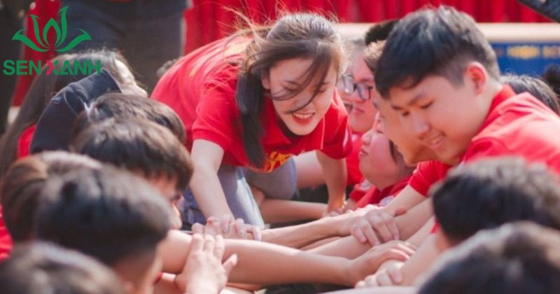 Top 20 trò chơi hoạt náo độc đáo cho sự kiện teambuilding trò chơi không chỉ mang lại những tràng cười sảng khoái mà còn rèn luyện tinh thần đồng đội và sự tin tưởng lẫn nhau.