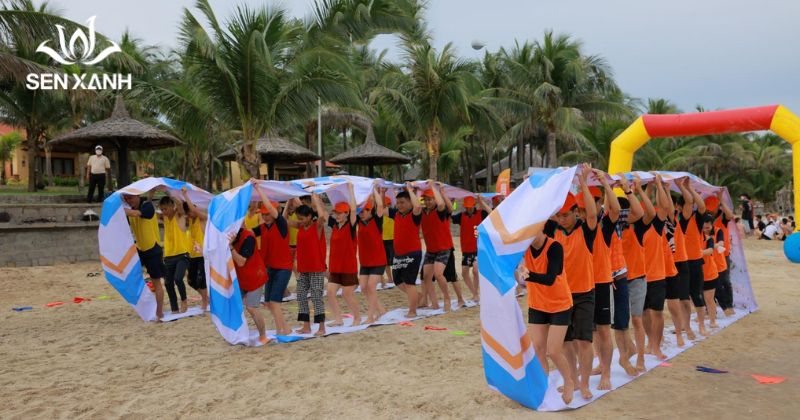 Top 10 trò chơi Teambuilding liên hoàn cực vui năm 2025 Trò chơi này mang lại sự bất ngờ và giúp các đội thử sức trong nhiều lĩnh vực khác nhau