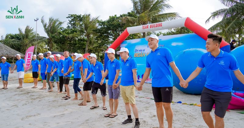 Top 10+ trò chơi Team building dưới nước hay nhất năm 2026 Trò chơi này đòi hỏi sự phối hợp ăn ý và khả năng phản xạ tốt giữa các thành viên.