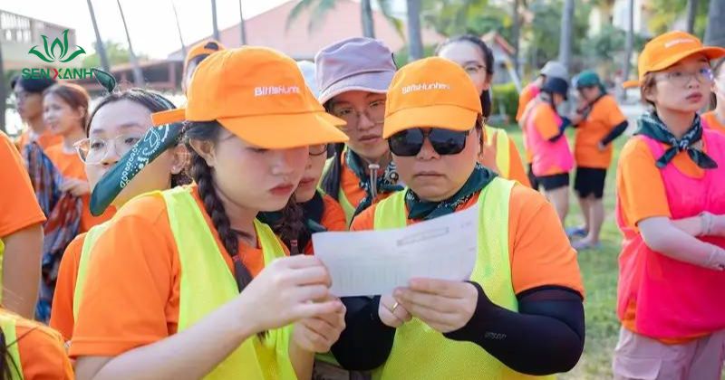 Top 10 trò chơi Teambuilding giải mật mã siêu khó năm 2025 Trò chơi này không chỉ kiểm tra sự nhanh nhạy mà còn giúp các thành viên học hỏi và ôn lại kiến thức văn hóa dân gian.