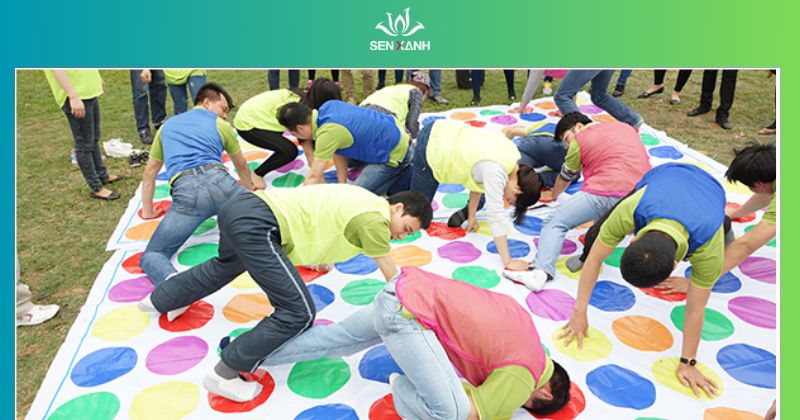 Top 15 trò chơi team building đông người vui nhộn Ô Màu Khó Chơi