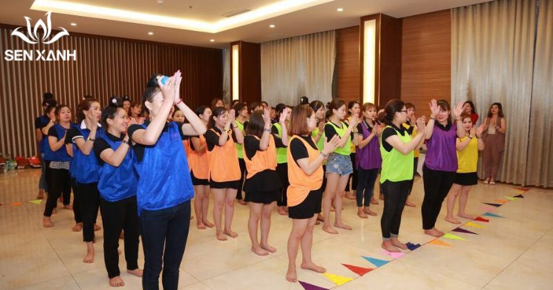 15+ Trò chơi Mini Game Teambuilding Vui Nhộn & Dễ Tổ Chức 2026 Trò chơi tạo không khí sôi nổi, đồng thời khơi gợi tinh thần thi đua rất thú vị.