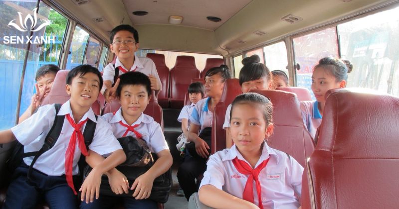 Top các trò chơi hoạt náo trên xe cho học sinh Trò chơi này gây cười rất nhiều và giúp tăng khả năng quan sát, phản xạ linh hoạt.