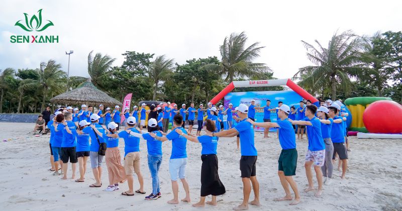 Top 10 trò chơi Teambuilding liên hoàn cực vui năm 2026 Trò chơi này tạo cơ hội để các đội thể hiện sức bền, sự khéo léo và phối hợp nhịp nhàng.