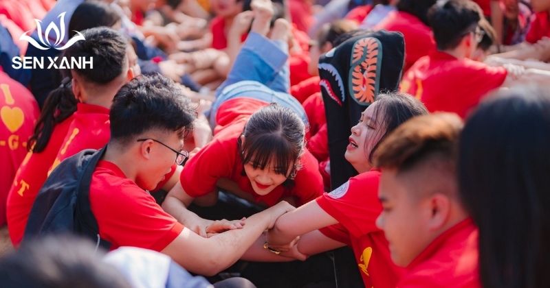 Tr&ograve; chơi n&agrave;y r&egrave;n luyện sự phối hợp v&agrave; sức mạnh của đội nh&oacute;m.