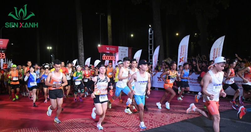 Kinh nghiệm tổ chức team building chạy trạm Nhiều người tham gia teambuilding chạy trạm