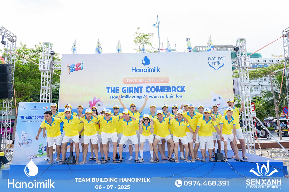 Các thành viên chuẩn bị chơi trò chơi teambuilding