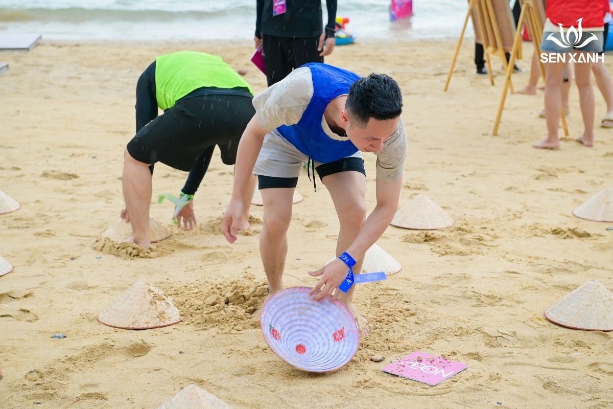 Trò chơi lật tìm kho báu Team building AEON