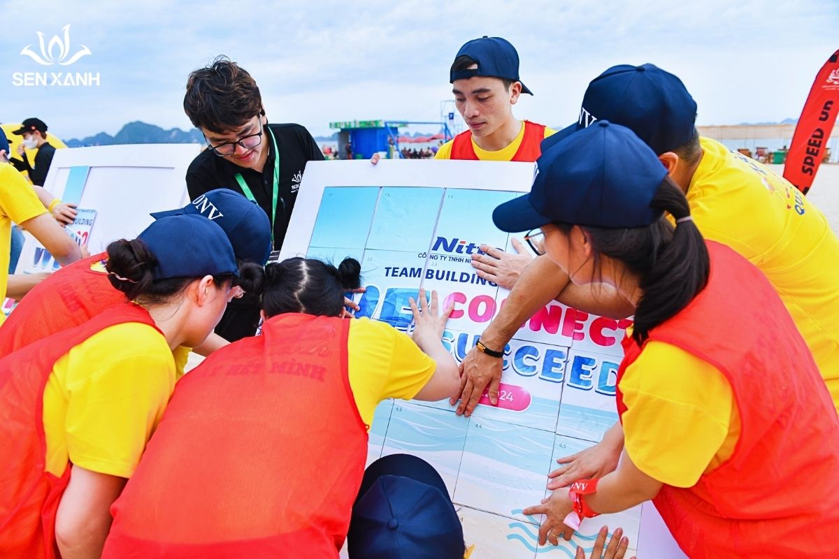 Trò chơi mảnh ghép thông điệp Team building Nitto