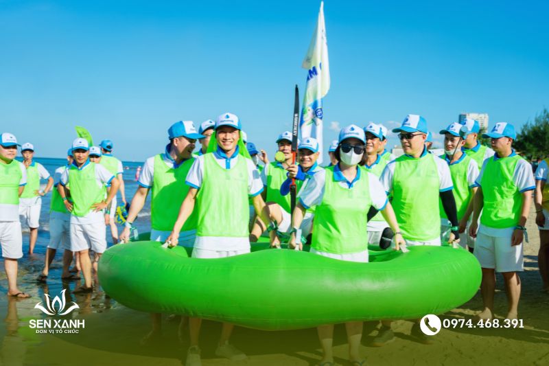 “Cướp cờ” là trò chơi hấp dẫn khi tham gia Team Building ngoài trời “Cướp cờ” là trò chơi hấp dẫn khi tham gia Team Building ngoài trời