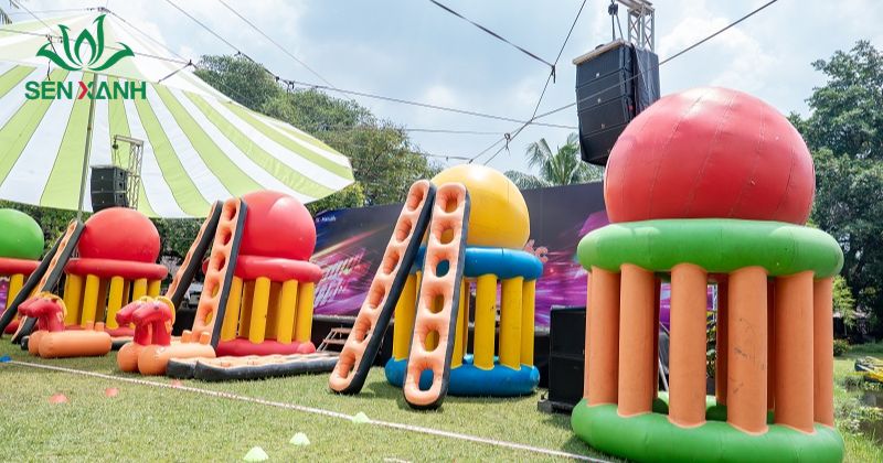 Cách Chọn Đồ Chơi Team Building Phù Hợp Với Mọi Sự Kiện đồ chơi team building là công cụ hỗ trợ hiệu quả, giúp truyền tải thông điệp một cách rõ ràng, trực quan và dễ nhớ hơn.